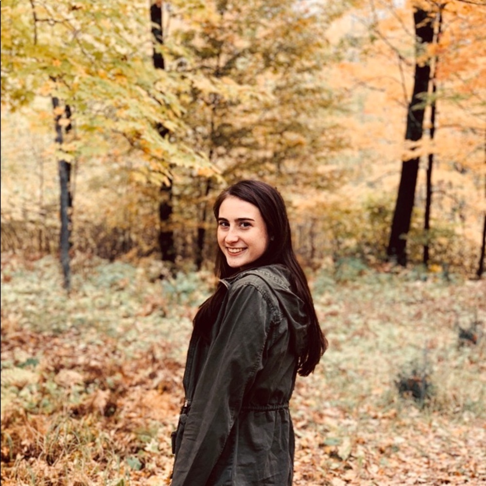 Meet your Posher, Alyssa